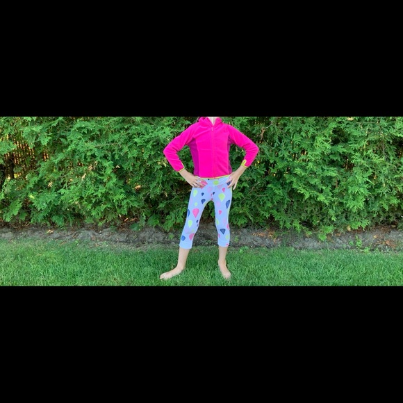 Super comfy H&M sweater for girls! - Picture 3 of 4